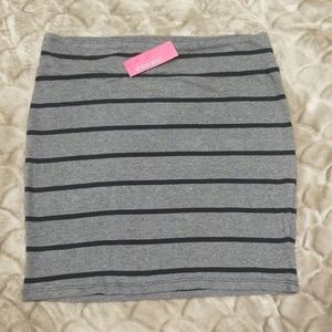 Gray & Black Striped Cotton/Spandex Skirt